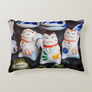 Beckoning cat figurines decorative cushion