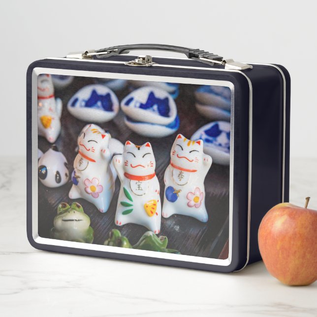 Beckoning cat figurines metal lunch box (In Situ)
