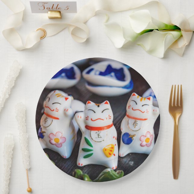 Beckoning cat figurines paper plate (Wedding)