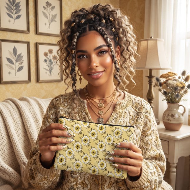 Bee Accessory Pouch (Creator Uploaded)