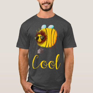 Bee Cool First Day Of School Design Boys Girls T-Shirt