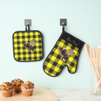 "Bee Kind" Gingham Oven Mitt & Pot Holder Set