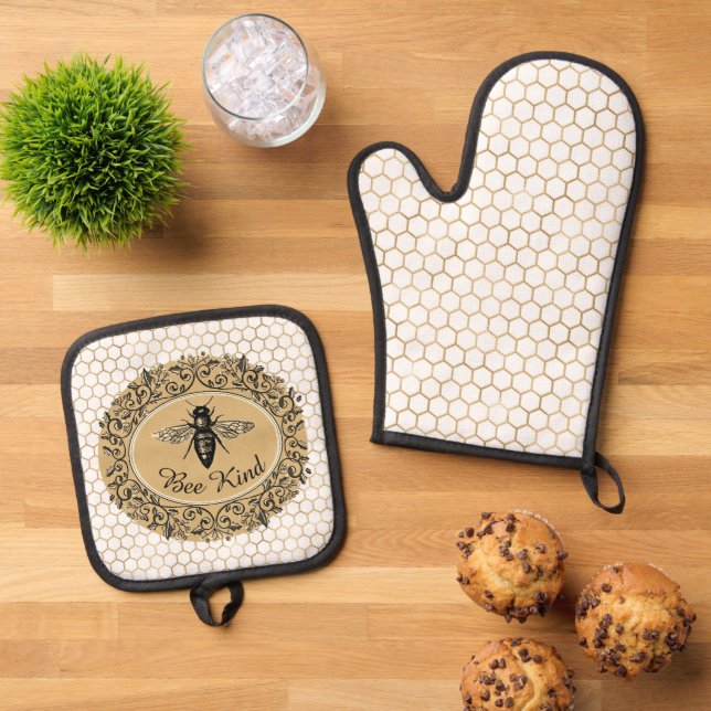 Bee kind honeycomb oven mitt & pot holder set (Top Down)