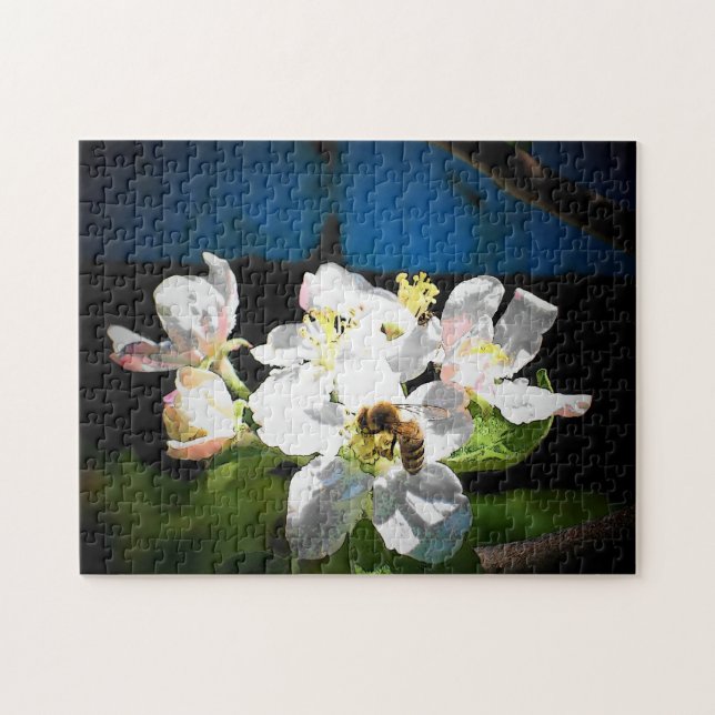 Bee my apple tree jigsaw puzzle (Horizontal)