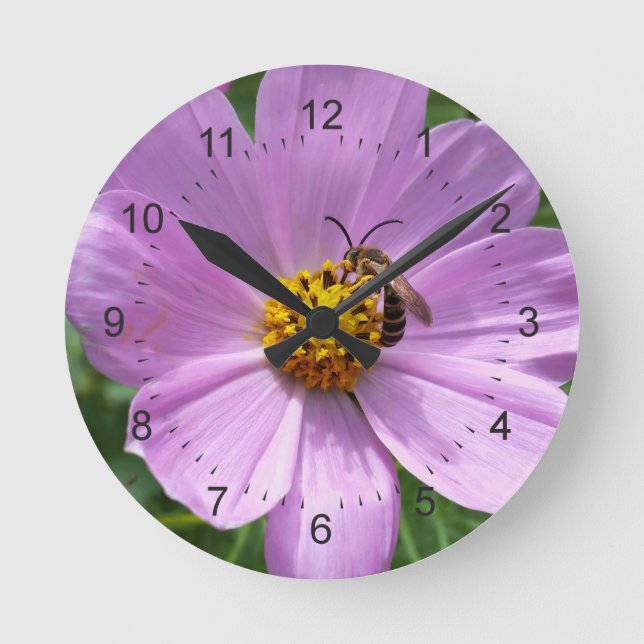 bee on flower round clock (Front)