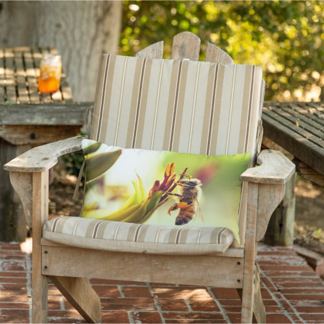 Bee with Pollen Flower Pillow Outdoor (Chair)