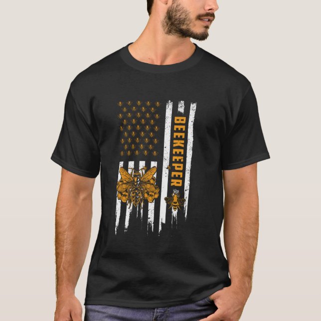 Beekeeping American Flag Honeycomb Honey Bees Beek T-Shirt (Front)