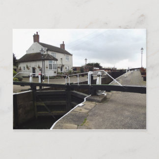 Beeston Lock Cottages Postcard