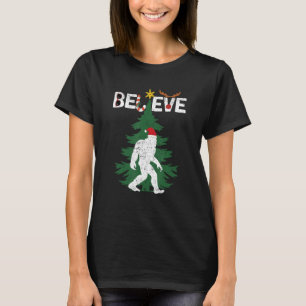 Believe Bigfoot Sasquatch Yeti Santa Hat Christmas T-Shirt