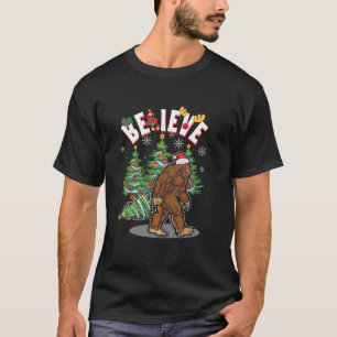 Believe Bigfoot Sasquatch Yeti Santa Hat Christmas T-Shirt