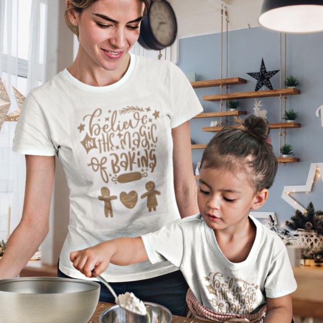 Believe in The Magic of Baking Christmas Script  T-Shirt (Creator Uploaded)