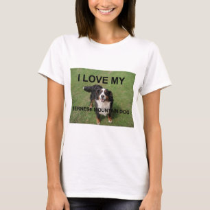 bernese mountain dog love w pic.png T-Shirt