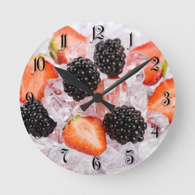 Berries in ice round clock (Front)