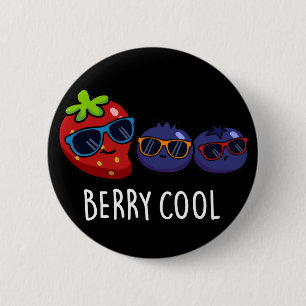 Berry Cool Funny Strawberry Blueberry Pun Dark BG 6 Cm Round Badge