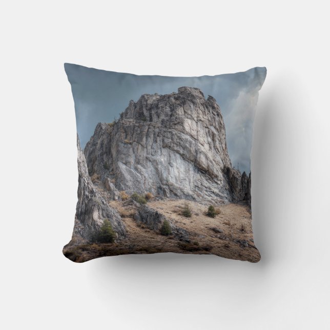 Besh Barmag Mountain Cushion (Front)