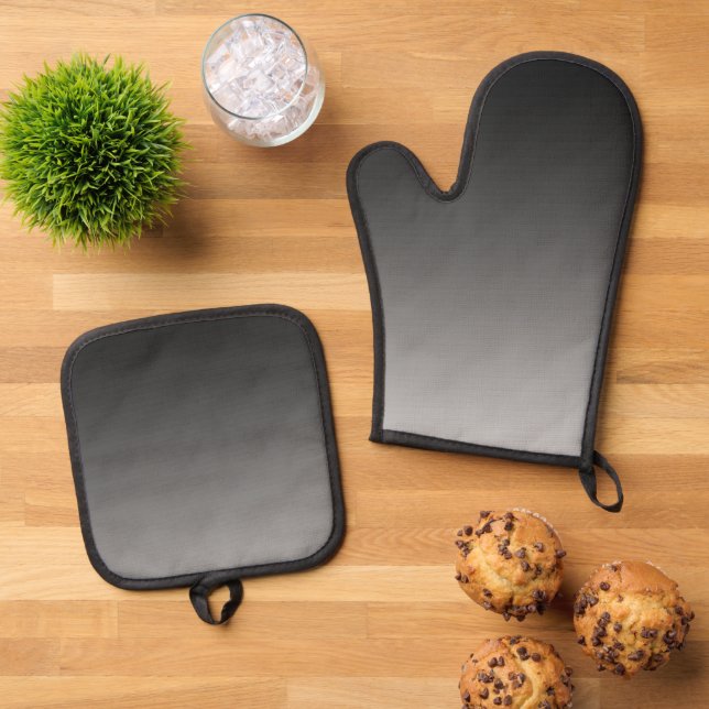 Best Solid Colour Silver Quilted Heat Protection  Oven Mitt & Pot Holder Set (Top Down)