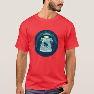 Beware UFO retro gift T-Shirt