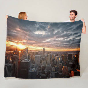 BIG APPLE FLEECE BLANKET