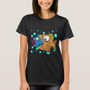 BIG MEDIUM SMALL FISH EATING Food Chain Gift Comic T-Shirt