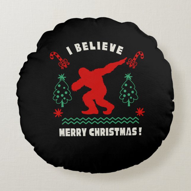  Bigfoot : Ajoutez une touche sauvage à vo Round Cushion (Front)