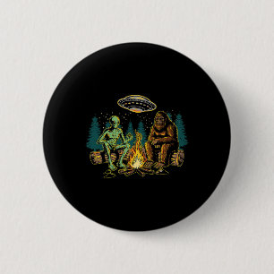 Bigfoot Alien Campfire Camping Sasquatch Ufo Campe 6 Cm Round Badge