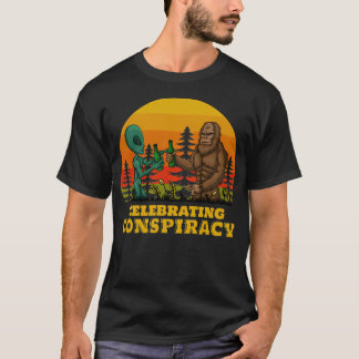 Bigfoot Alien Drinkers Ufo Conspiracy T-Shirt