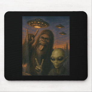 Bigfoot Alien Rock On Selfie Ufo Funny Gifts Men W Mouse Pad