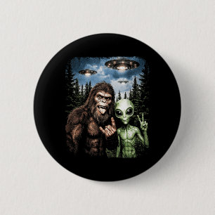 Bigfoot Alien Selfie Rock On Peace Sign Funny UFO 6 Cm Round Badge