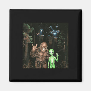 Bigfoot alien ufo selfie funny sasquatch meme men magnet