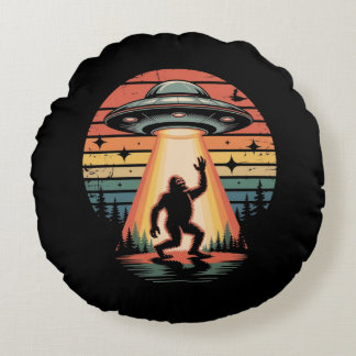 Bigfoot and UFO – Retro Alien Abduction Round Cushion