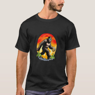 Bigfoot Beer Drinking Lover Sunset Sasquatch Beer T-Shirt