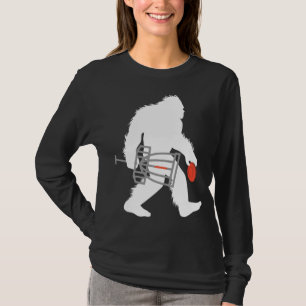 Bigfoot Disc Golf Cryptid Sasquatch Disc Golfer T-Shirt