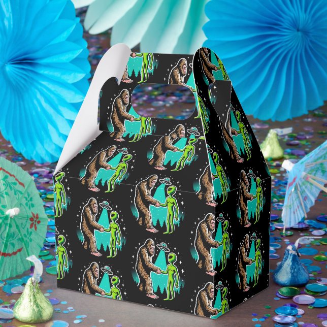 Bigfoot Meets Alien Favour Box (Party)