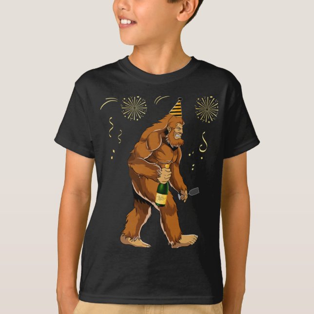 Bigfoot New Year Funny Outfit Sasquatch Holiday 20 T-Shirt (Front)