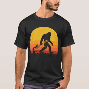 Bigfoot Playing Guitar Vintage Retro Bigfoot Guita T-Shirt