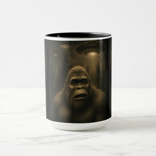 Bigfoot Sasquatch Alien UFO Funny Mug (Center)