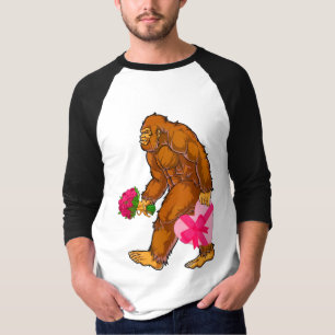 Bigfoot Sasquatch Funny Valentines Day Love T-Shirt