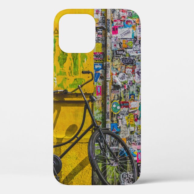 BIKE PARKED BESIDE WALL FULL OF STICKERS Case-Mate iPhone CASE (Back)