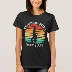 Birthday Gift Skateboarder Born 2004 T-Shirt