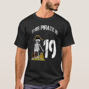 Birthday  idea for boys  skeleton pirate  1 T-Shirt