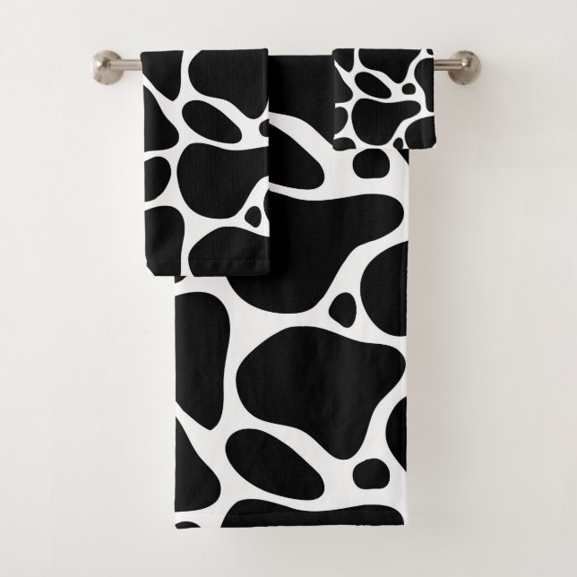 Black and white abstract giraffe pattern bath towel set (Insitu)