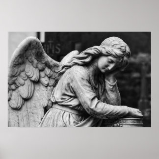 Black and white angel statue in a cemetery Póster Poster