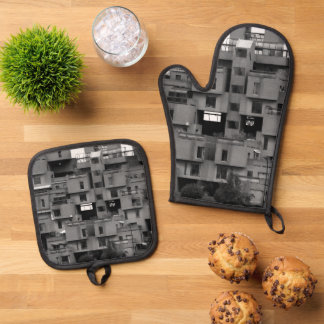 Black and White Architectural  Oven Mitt & Pot Holder Set