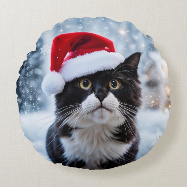 Black and white cat Christmas Round Cushion (Front)
