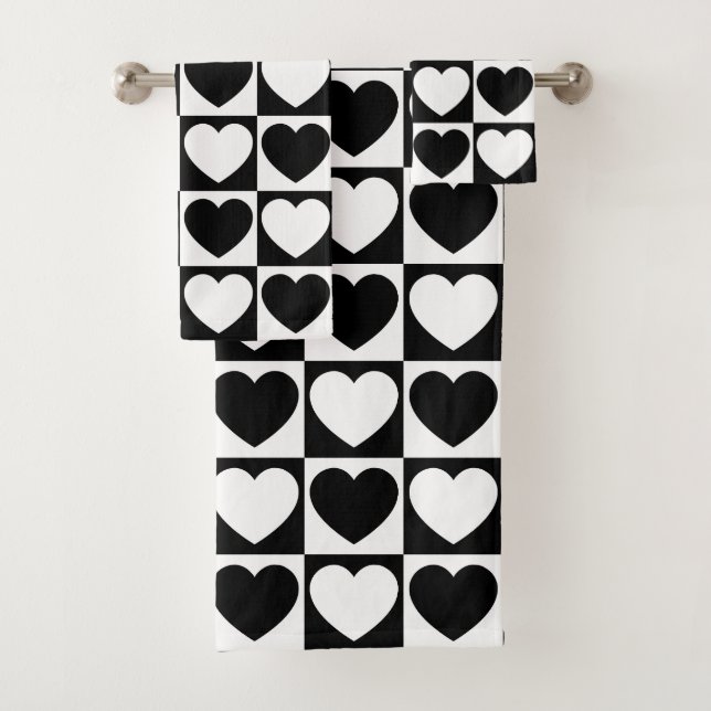 Black and White Chequered Pattern With Hearts Bath Towel Set (Insitu)