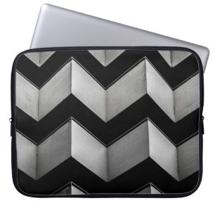BLACK AND WHITE CHEVRON WALLPAPER LAPTOP SLEEVE