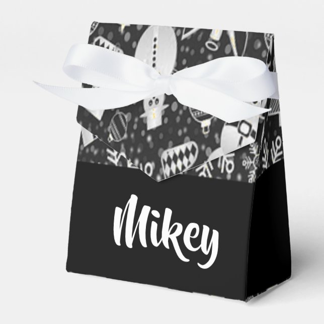 Black and white Christmas characters Favour Box (Front Side)