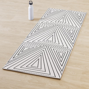 Black and White Concentric Triangle Pattern     Yoga Mat