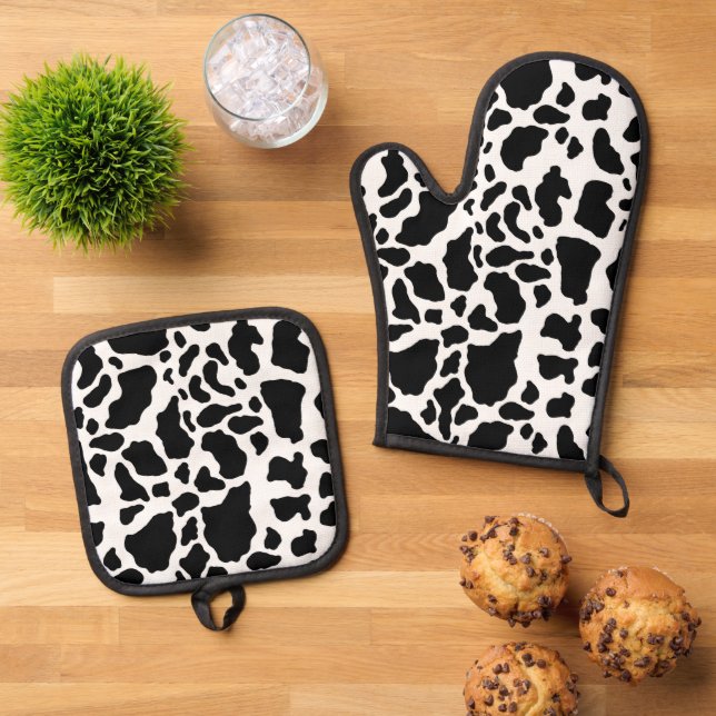 Black and White Cow Print Oven Mitt & Pot Holder Set (Top Down)