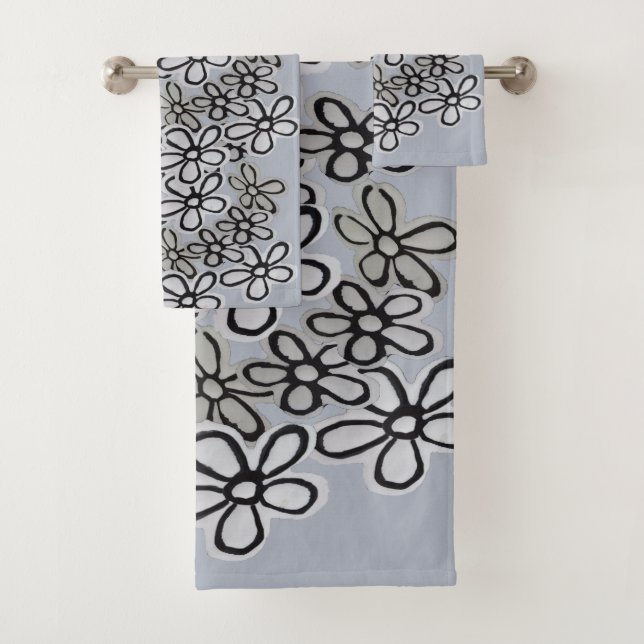 Black And White Daisies pattern Bath Towel Set (Insitu)
